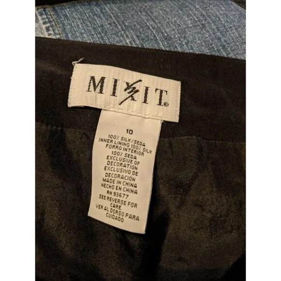 Mixit Woman Embroidered Floral Black Skirt Size 10 Blue Purple Lined - Picture 5 of 6